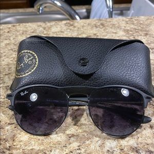 Ray-Ban Black Sunglasses
